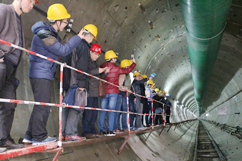 中铁国际班到南昌地铁2号线6标、3号线7标项目工地观摩学习