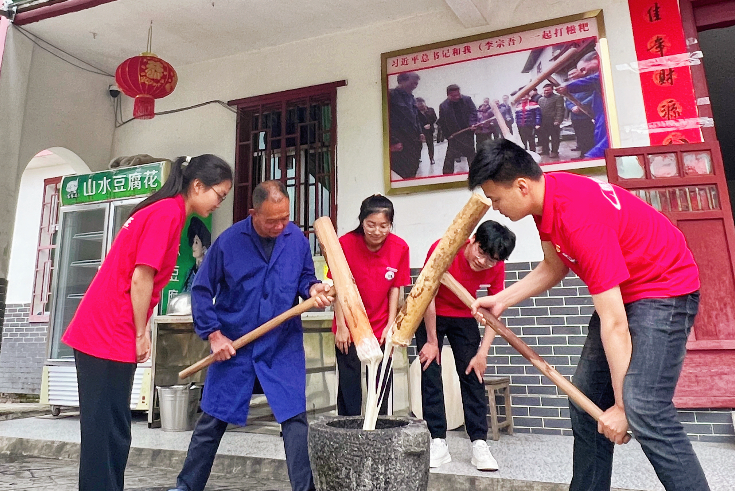 红色走读学思想 华东交通大学学生党员掀起主题教育热潮_fororder_图片3